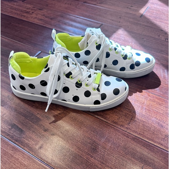 ALDO Woman’s White Sneakers With Black Polka Dot - Picture 7 of 7